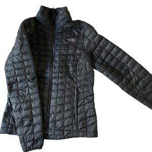 The North Face Women’s Thermoball Lightweight Jacket in Black